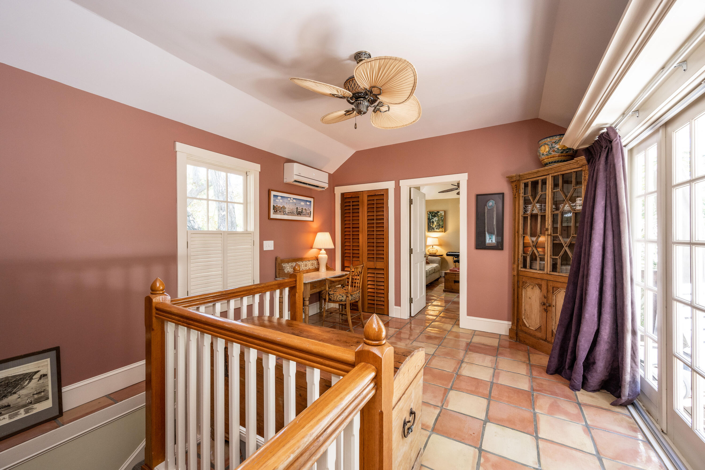 715 Windsor Lane Unit: Rear