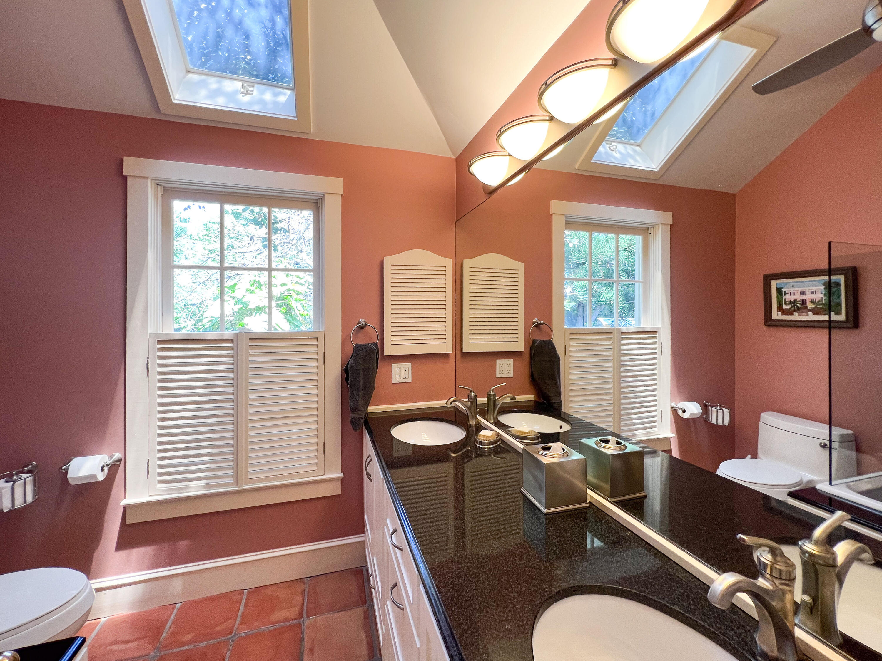 715 Windsor Lane Unit: Rear