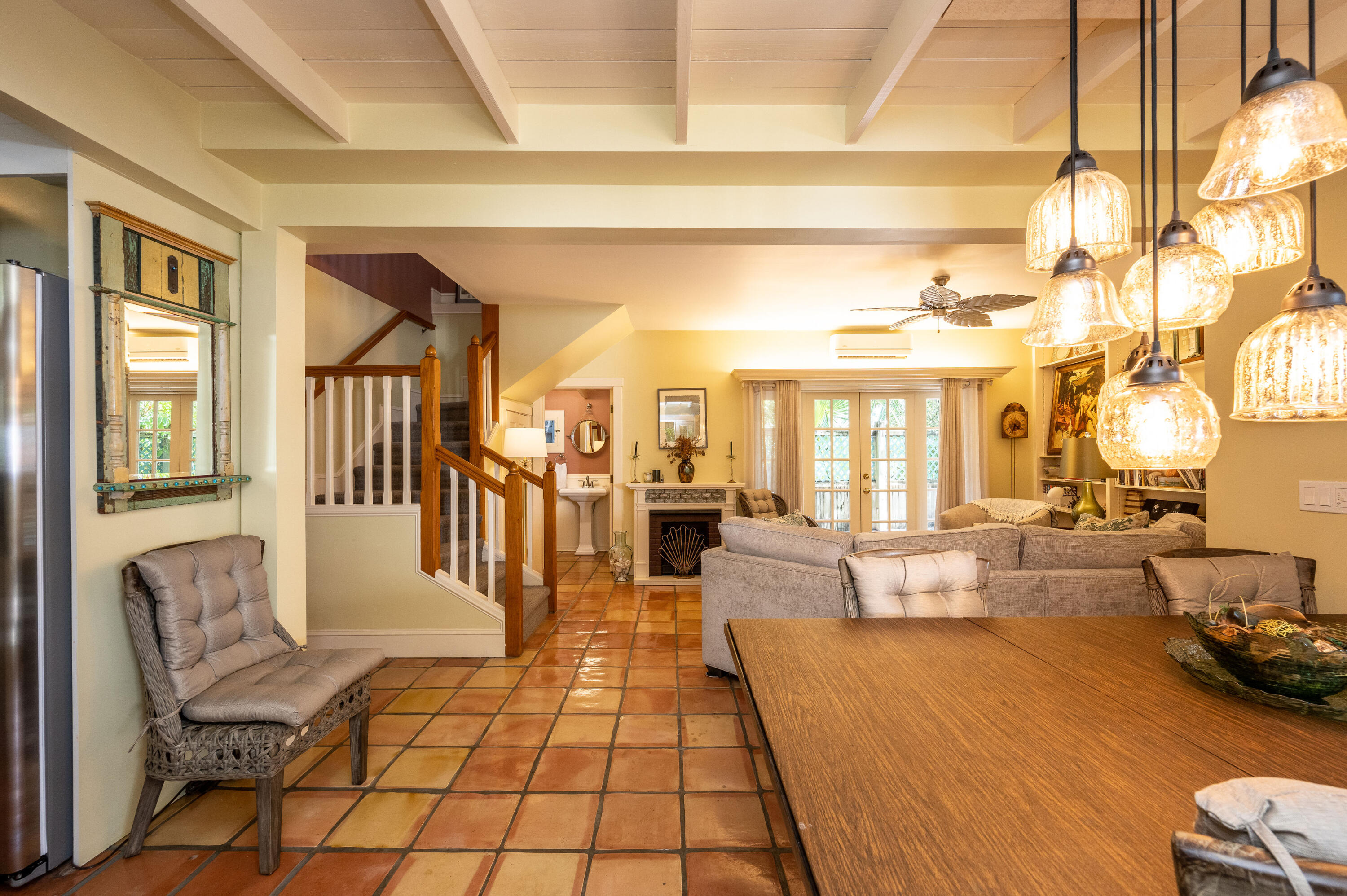 715 Windsor Lane Unit: Rear