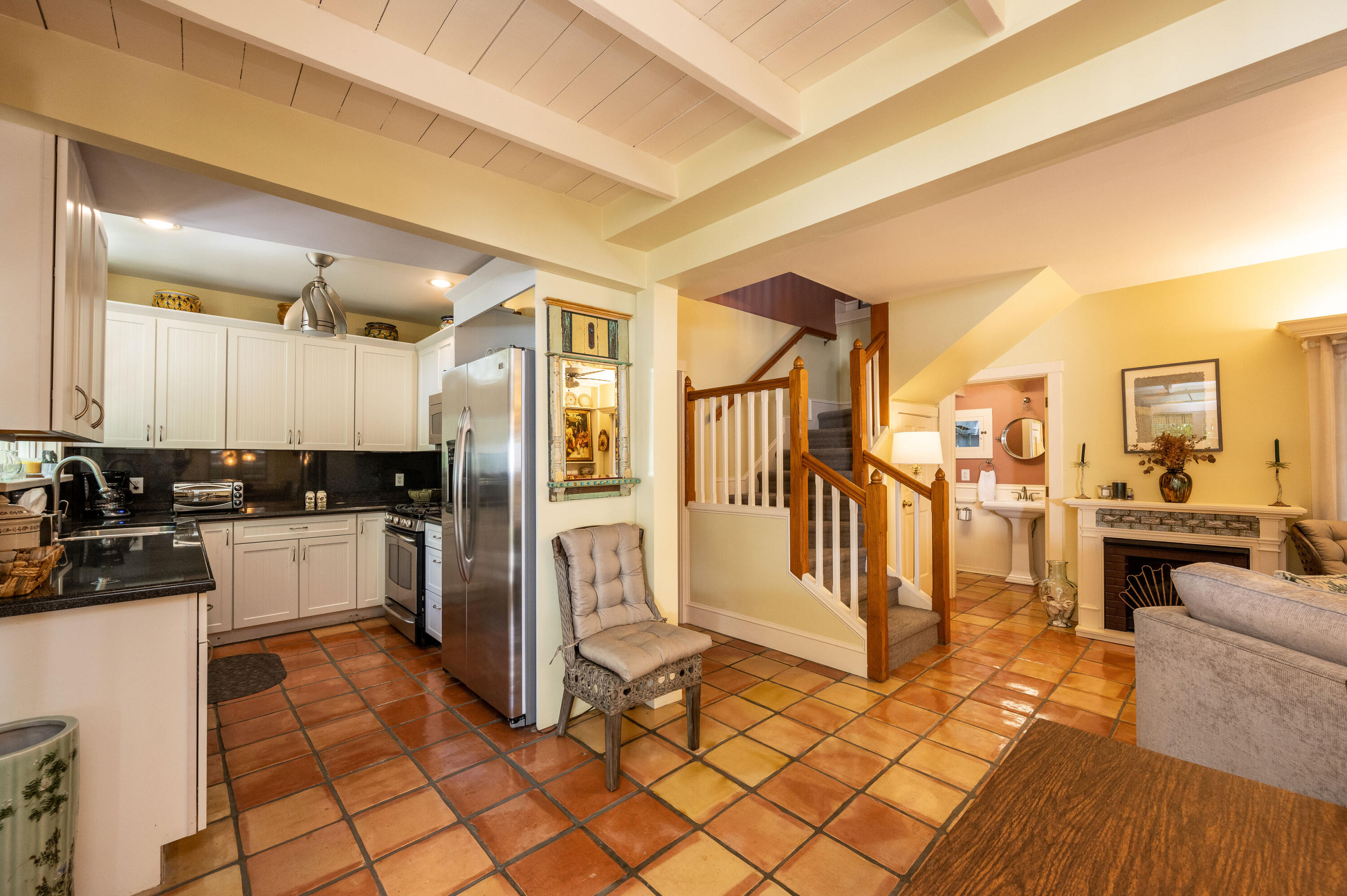 715 Windsor Lane Unit: Rear