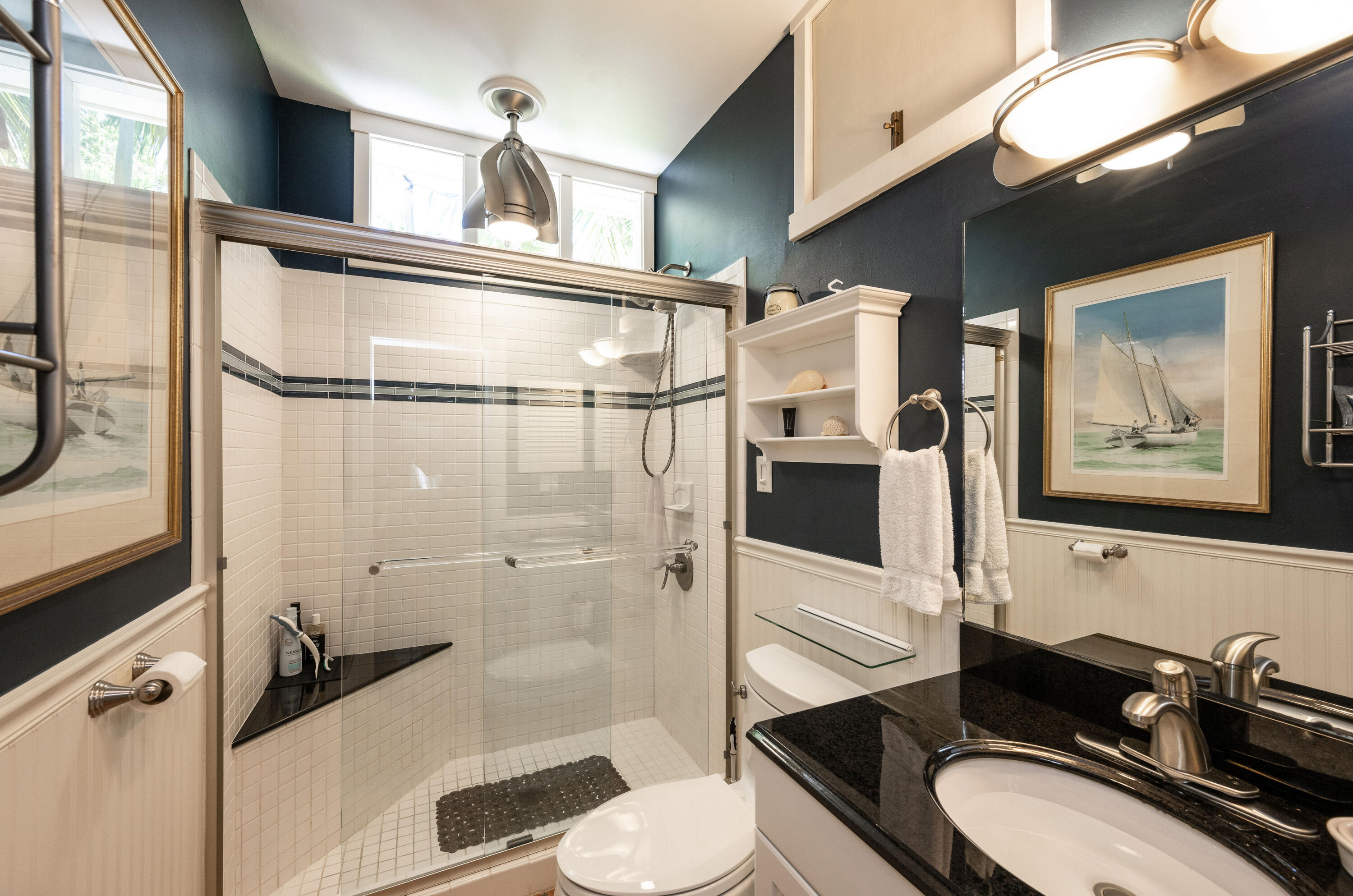 715 Windsor Lane Unit: Rear