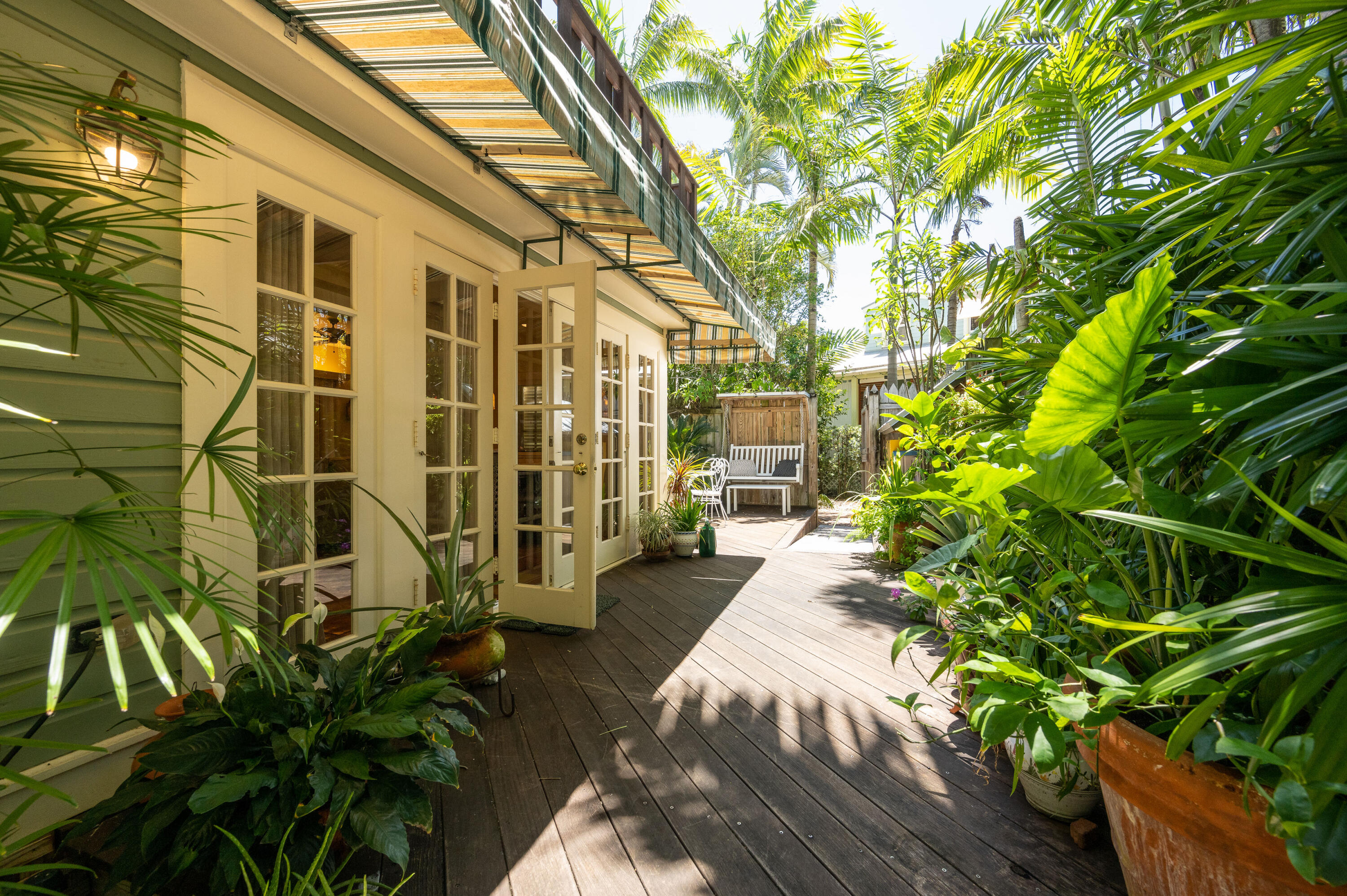 715 Windsor Lane Unit: Rear