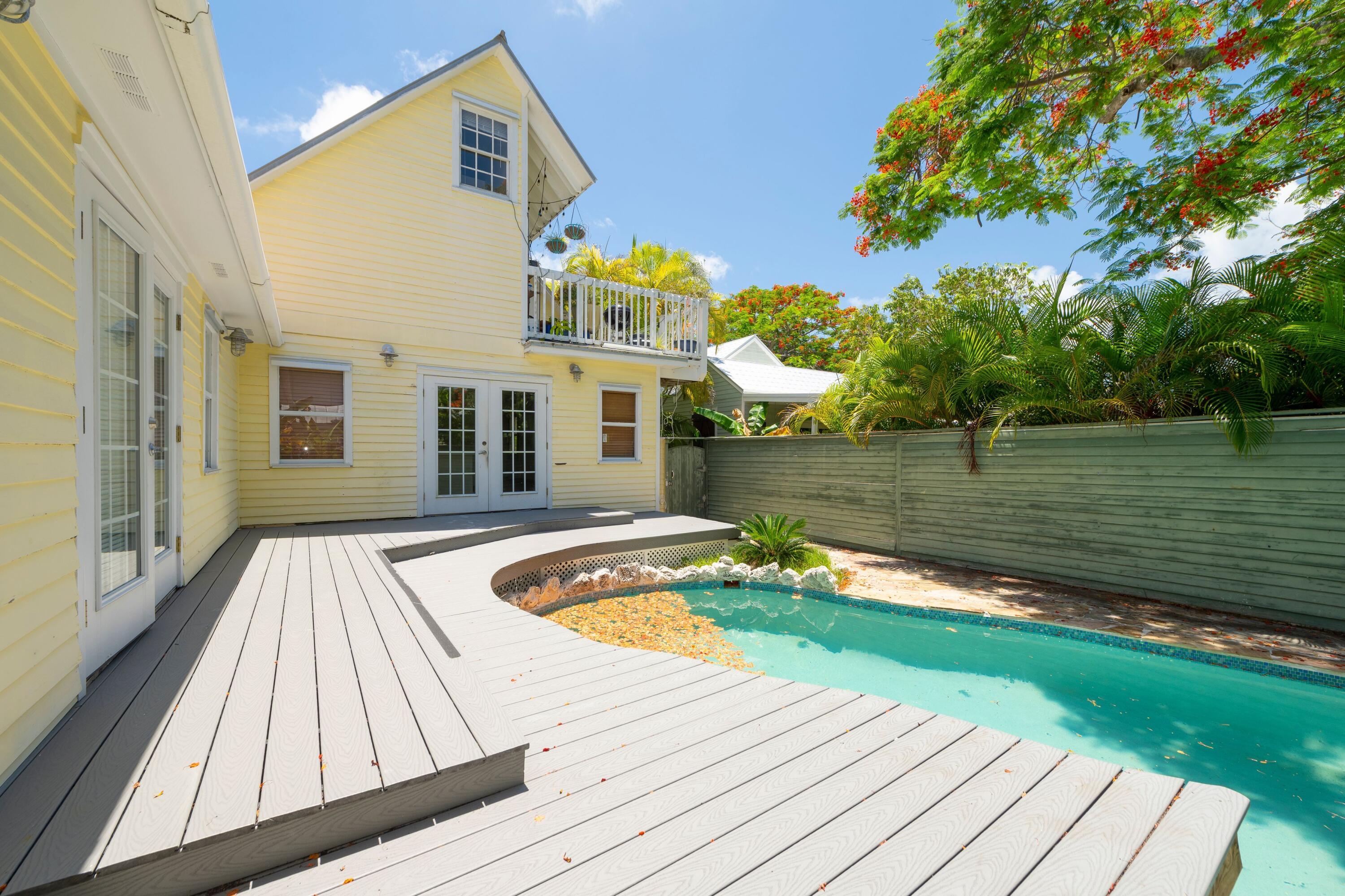 1207 Florida Street Unit: DOWN