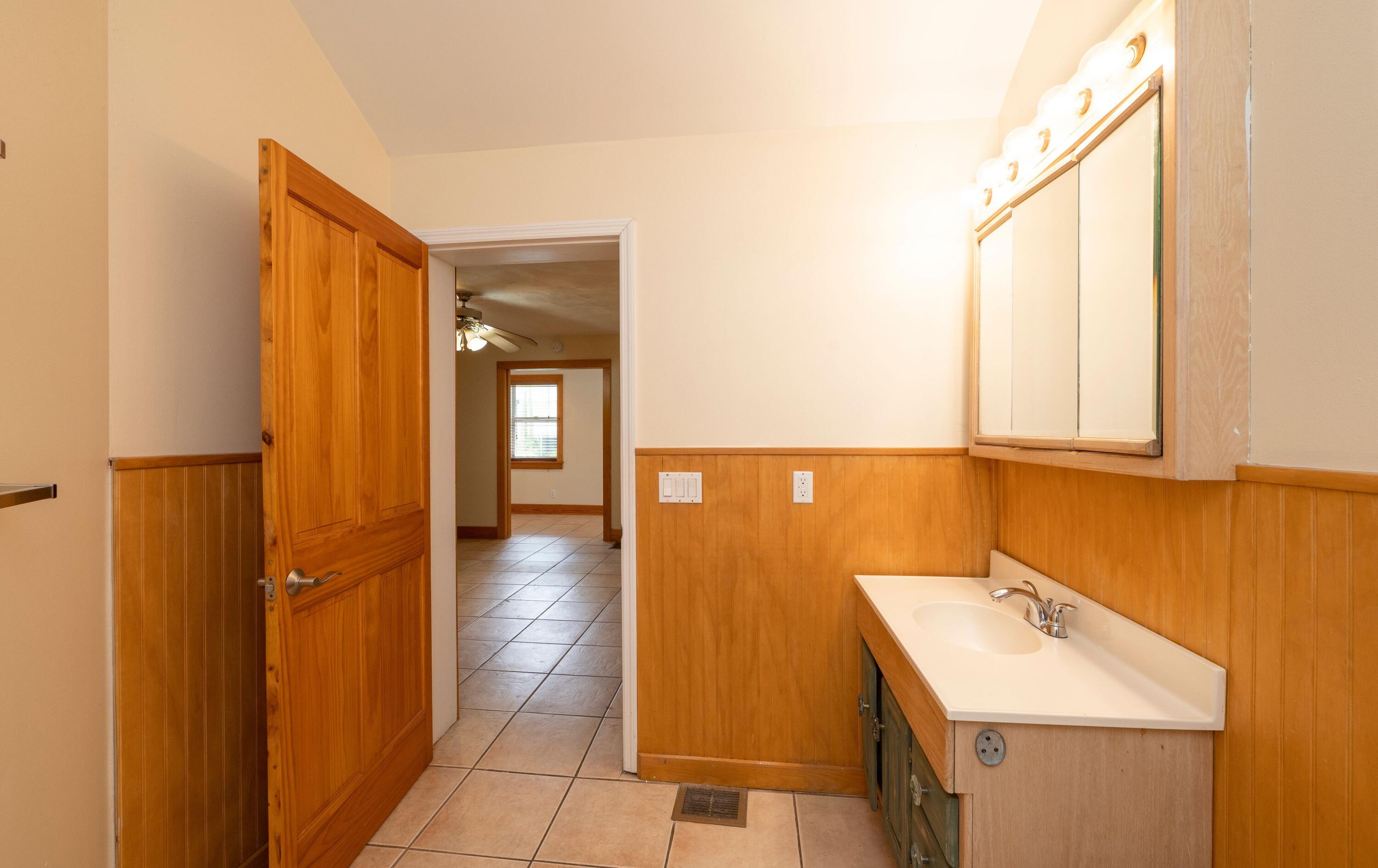 1207 Florida Street Unit: DOWN