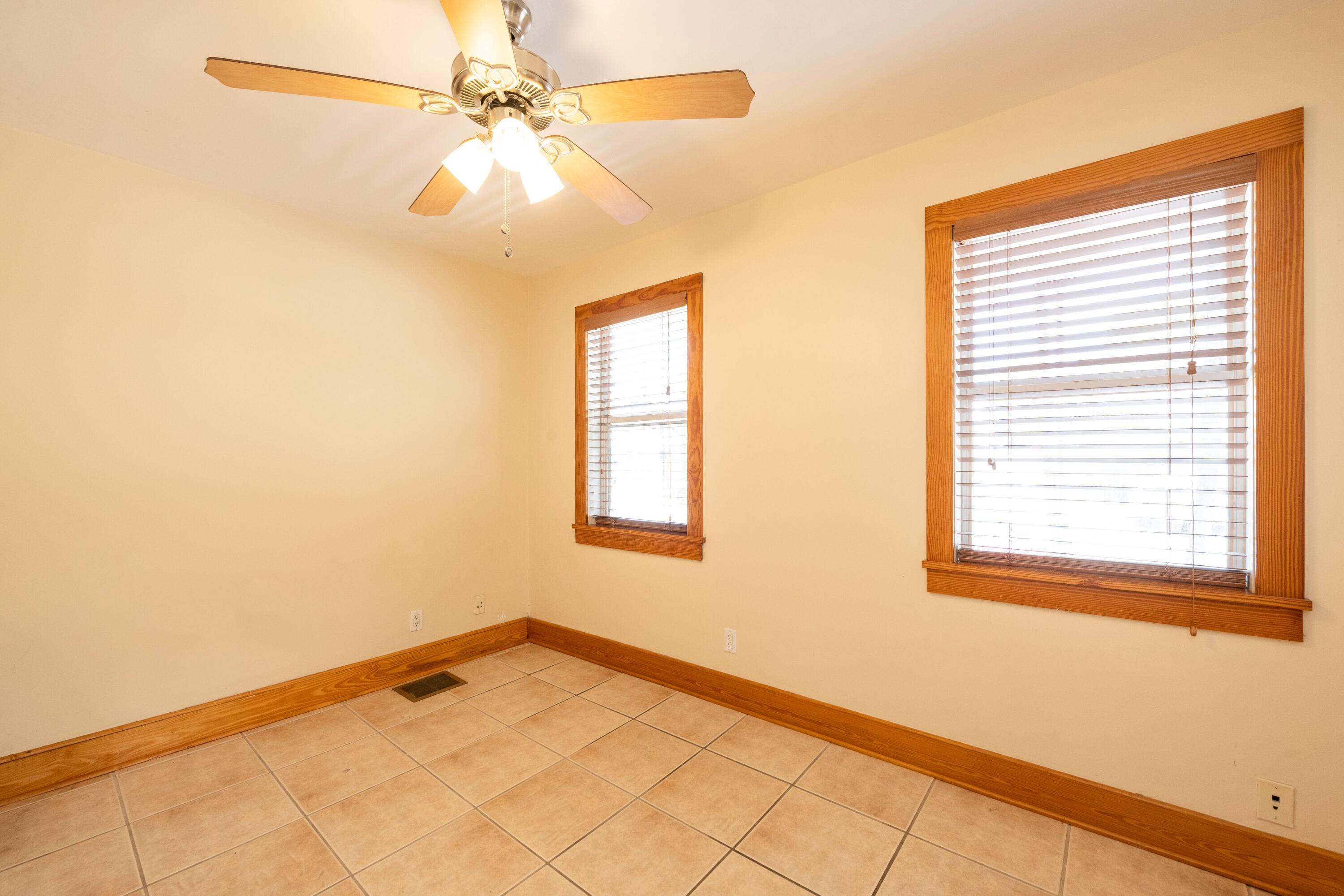 1207 Florida Street Unit: DOWN