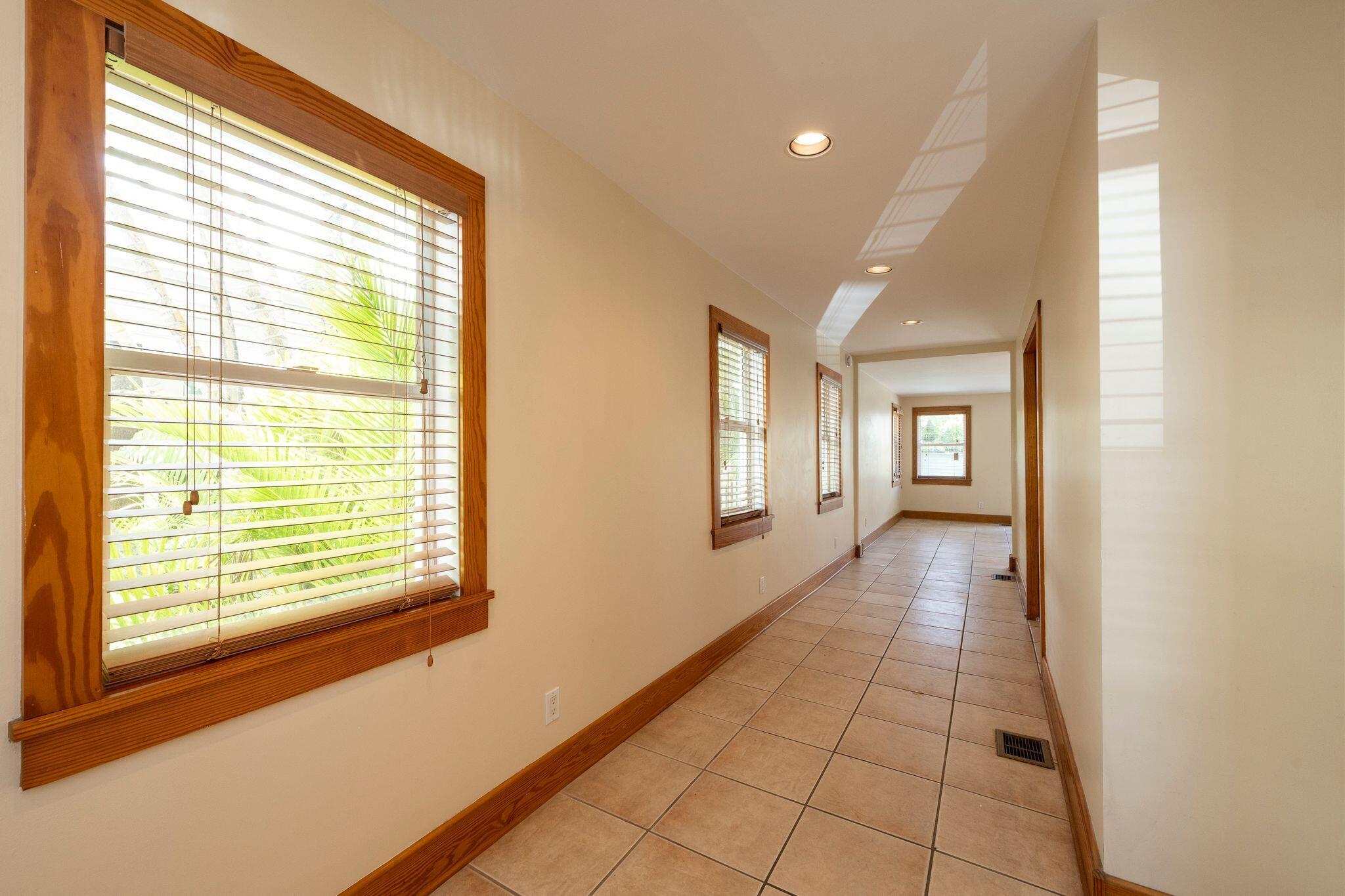 1207 Florida Street Unit: DOWN