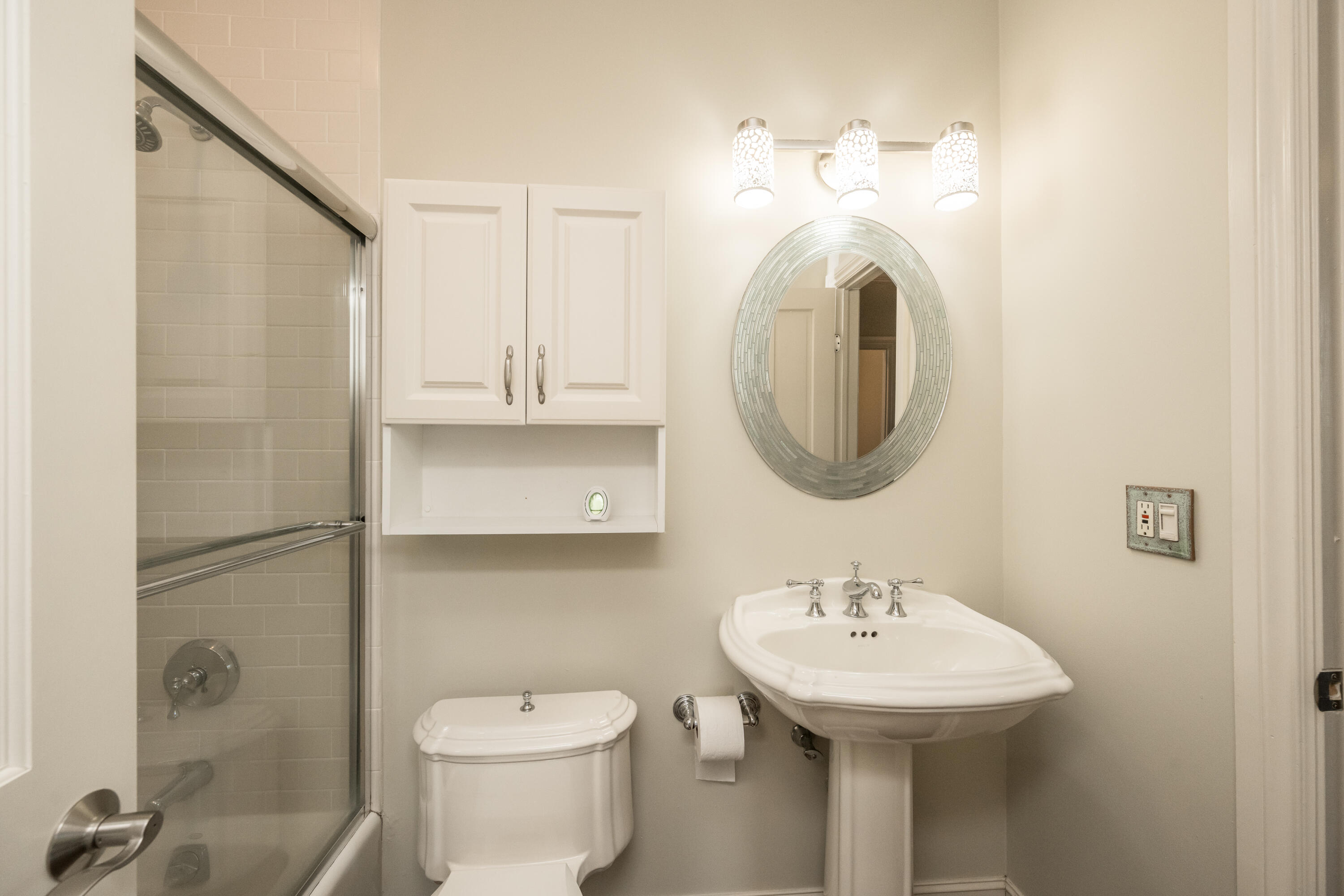 120 Angela Street Unit: 201