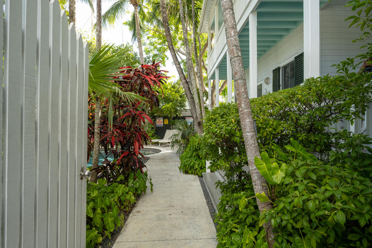 120 Angela Street Unit: 201