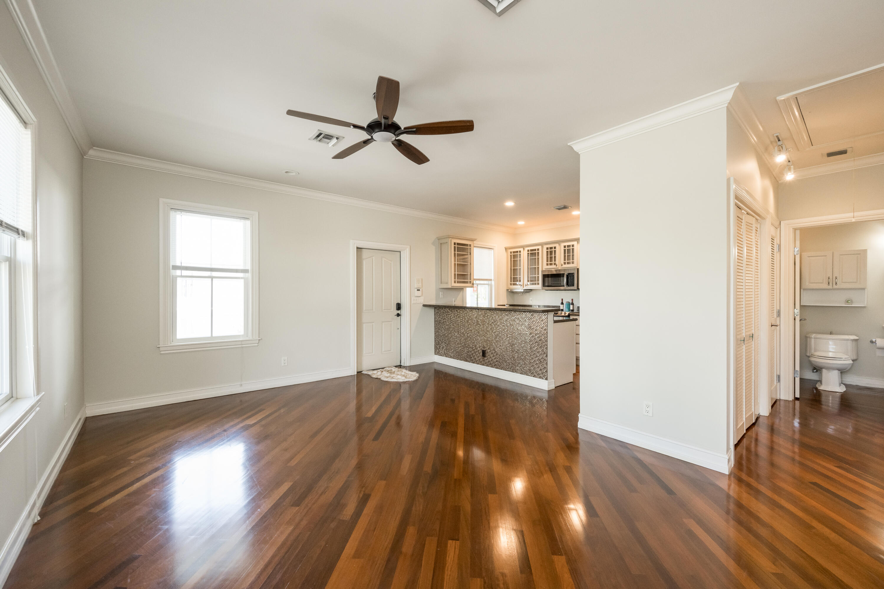 120 Angela Street Unit: 201