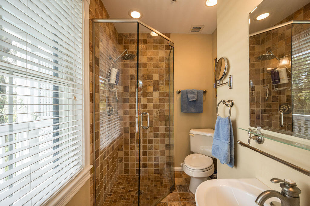 809 Washington Street Unit: 102