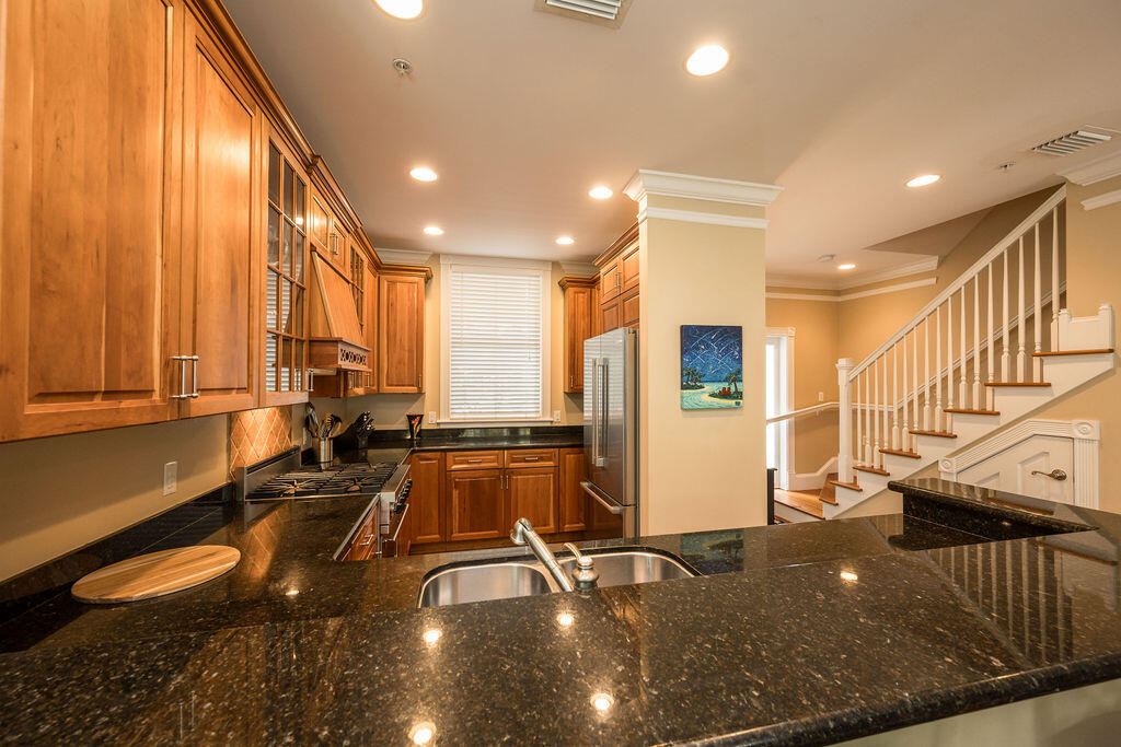 809 Washington Street Unit: 102