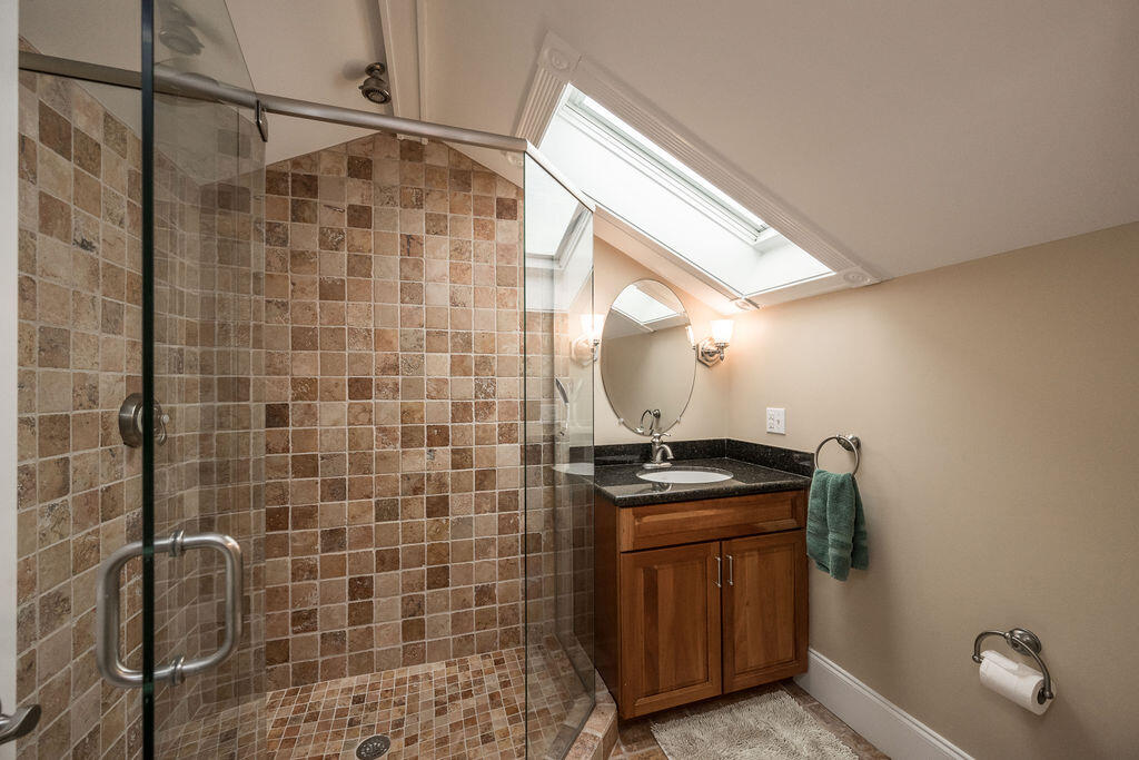 809 Washington Street Unit: 102