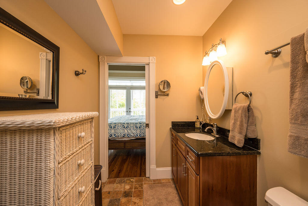 809 Washington Street Unit: 102