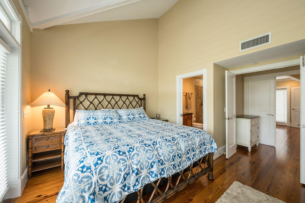 809 Washington Street Unit: 102