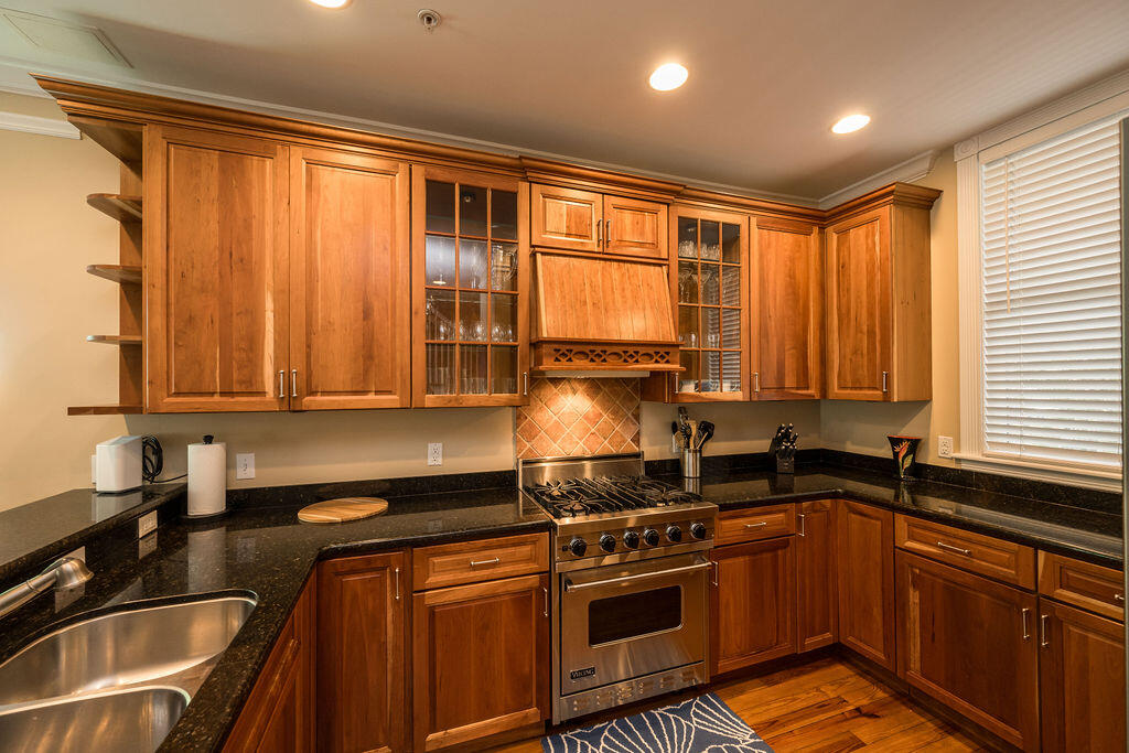 809 Washington Street Unit: 102