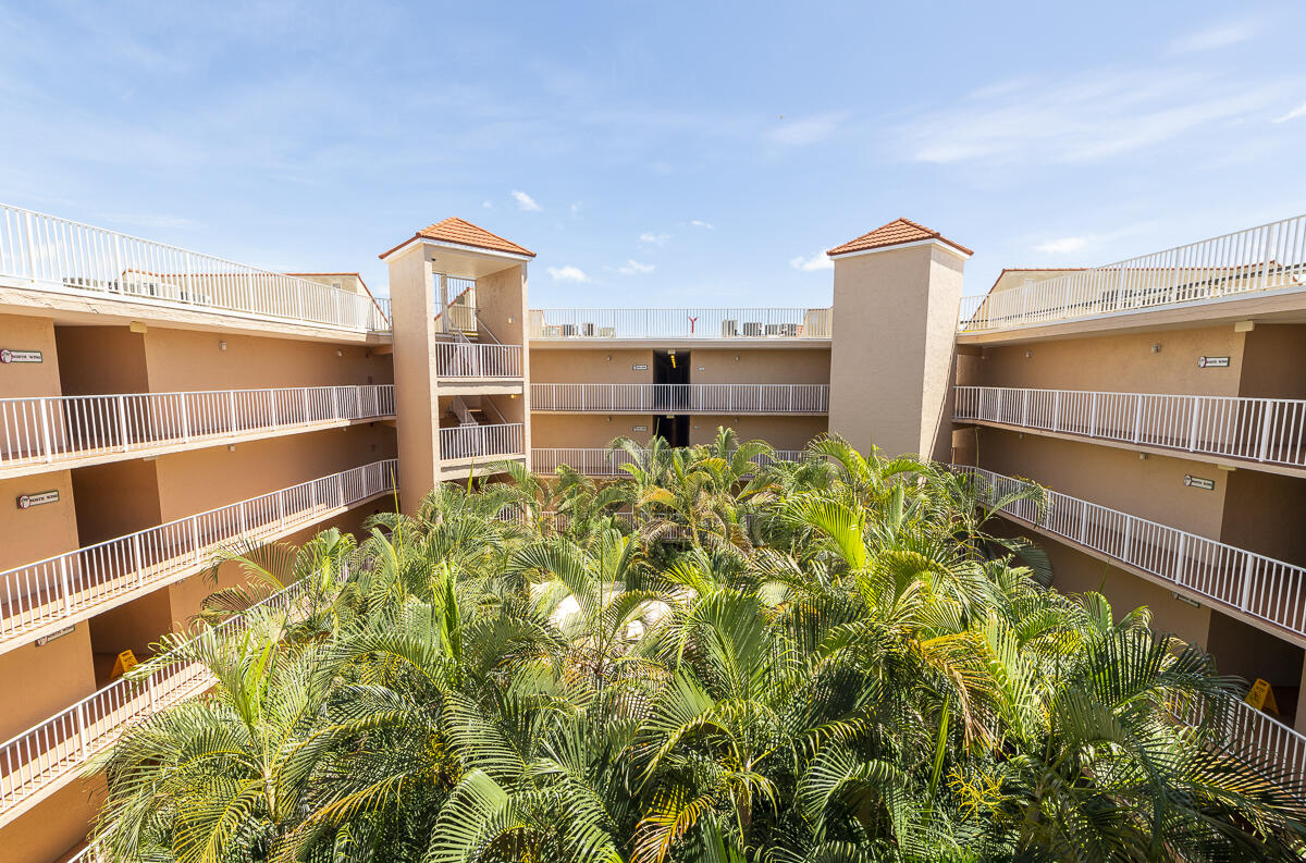 3930 S Roosevelt Boulevard Unit: E103