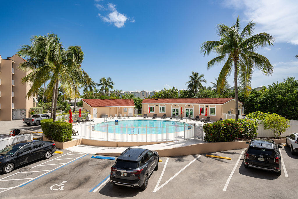 3930 S Roosevelt Boulevard Unit: E103