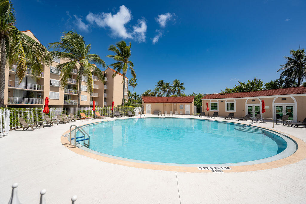 3930 S Roosevelt Boulevard Unit: E103