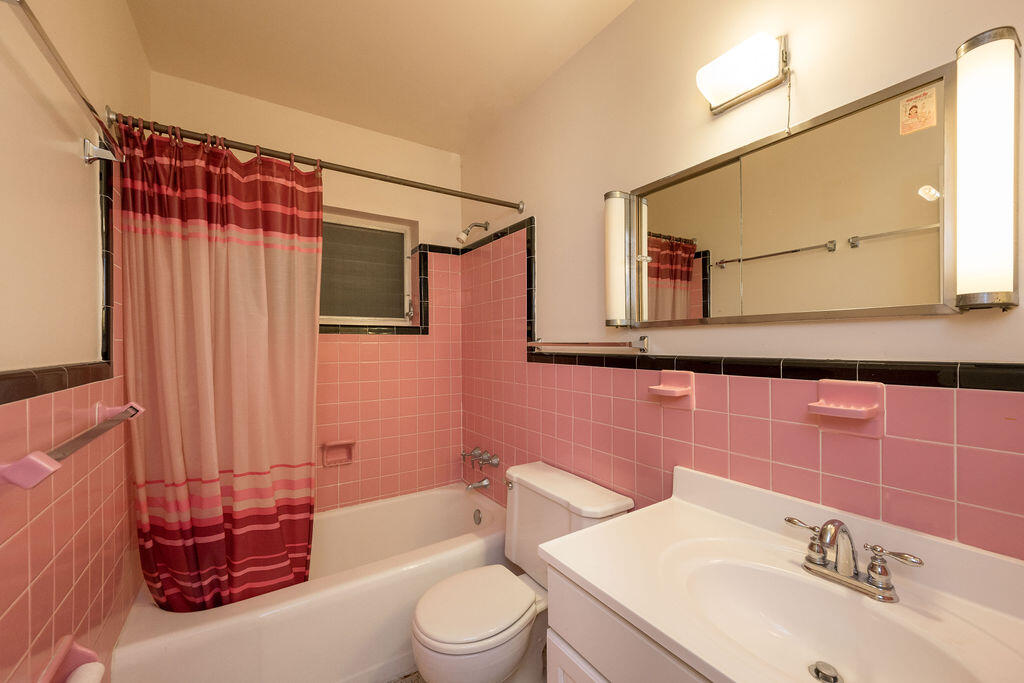 719 Washington Street