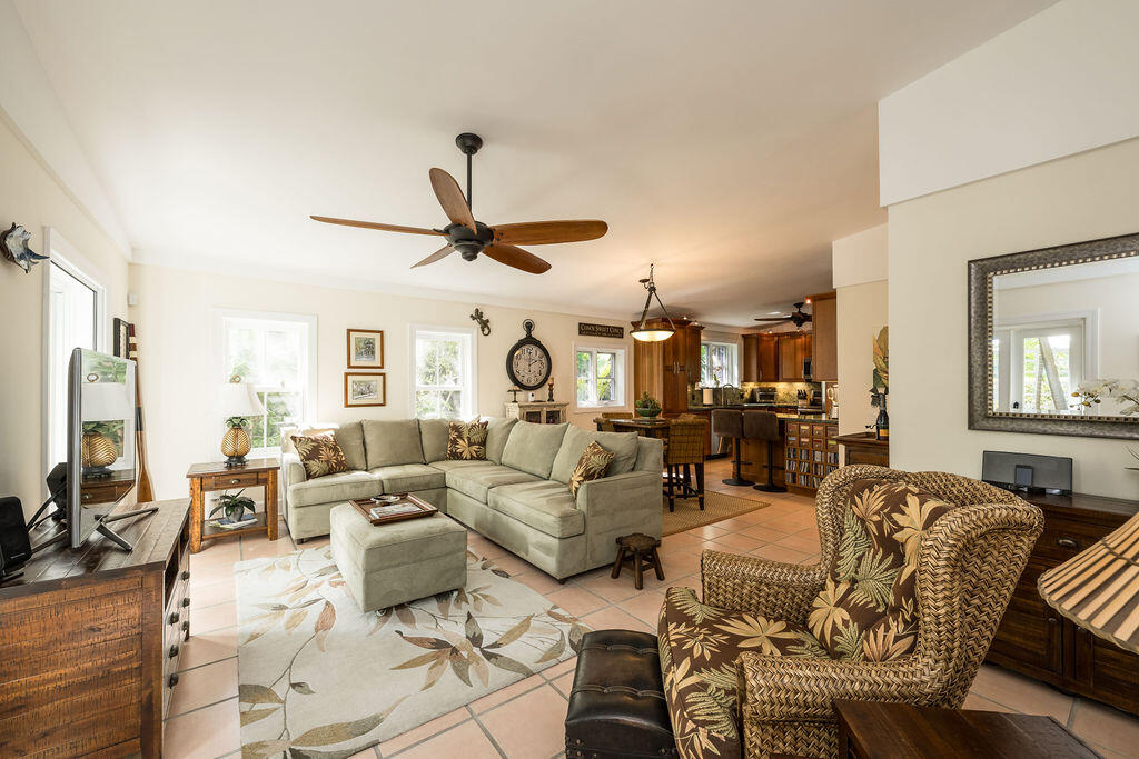 719 Windsor Lane Unit: Rear