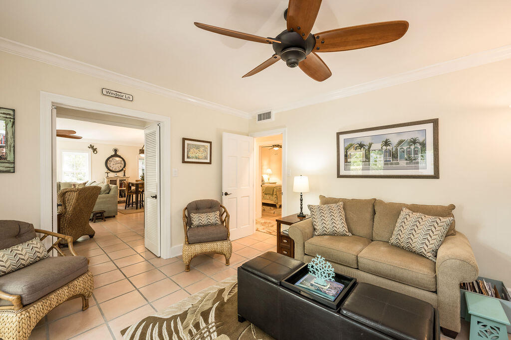 719 Windsor Lane Unit: Rear