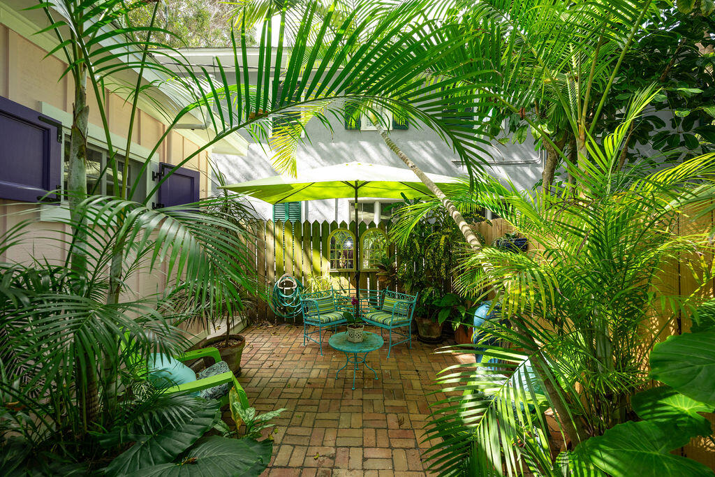 719 Windsor Lane Unit: Rear