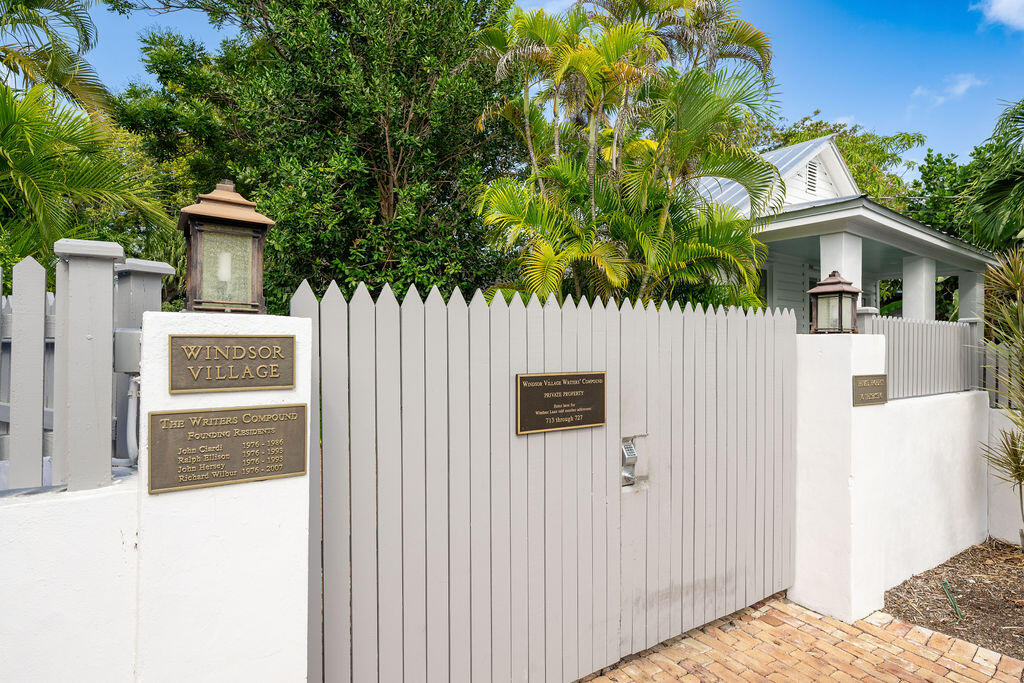 719 Windsor Lane Unit: Rear