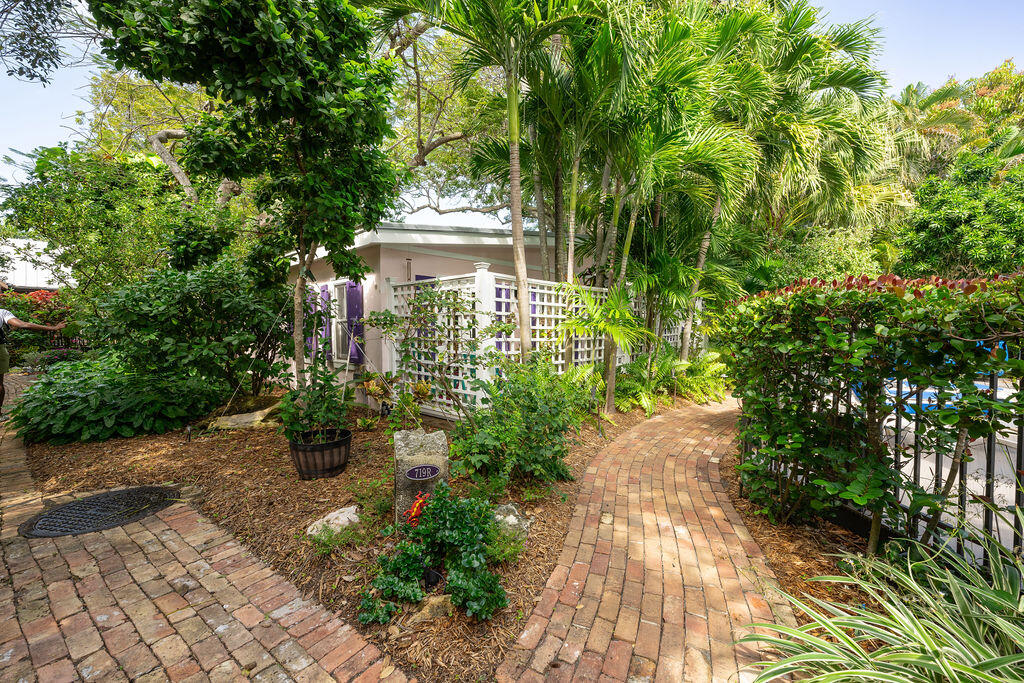 719 Windsor Lane Unit: Rear