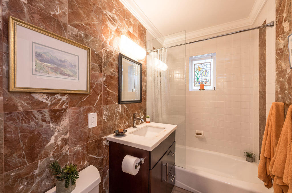 719 Windsor Lane Unit: Rear