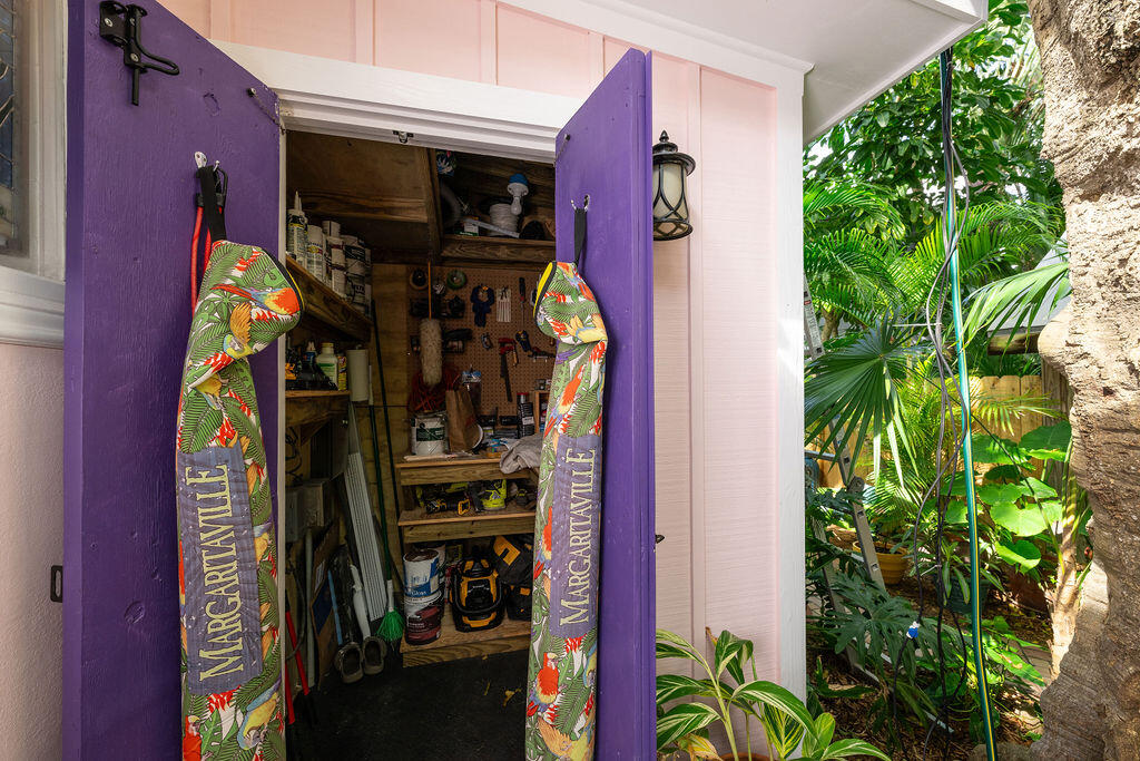 719 Windsor Lane Unit: Rear