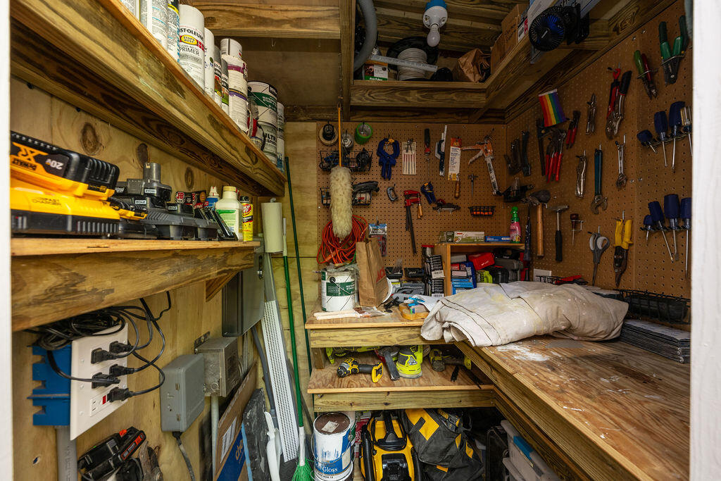 719 Windsor Lane Unit: Rear