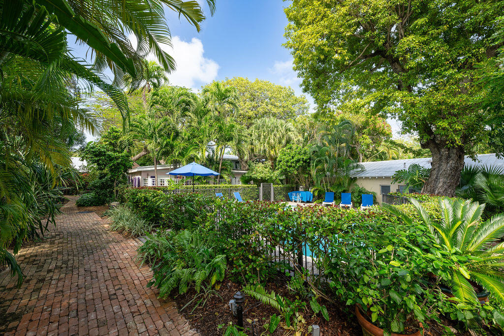 719 Windsor Lane Unit: Rear