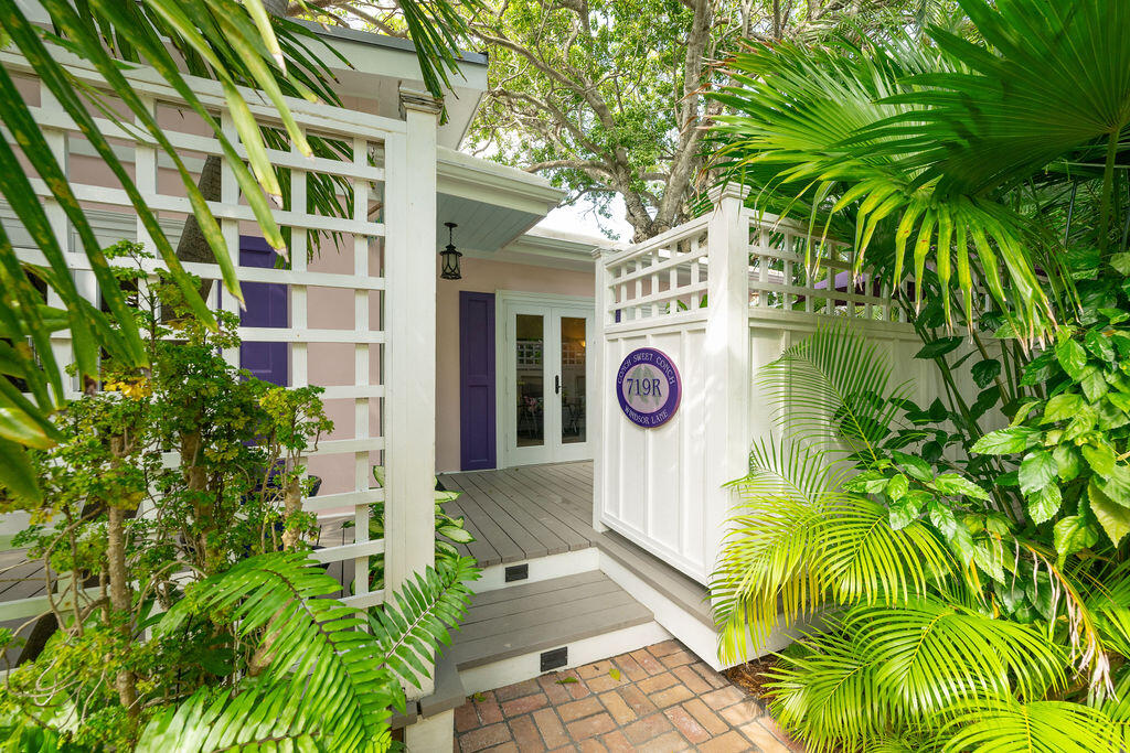 719 Windsor Lane Unit: Rear