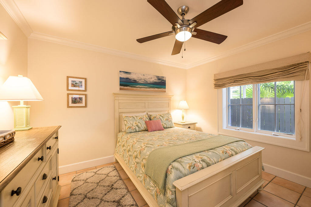 719 Windsor Lane Unit: Rear