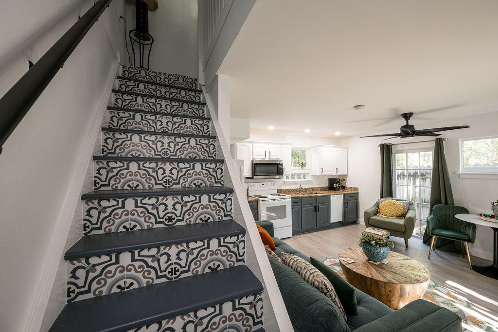 1007 Watson Street Unit: Rear