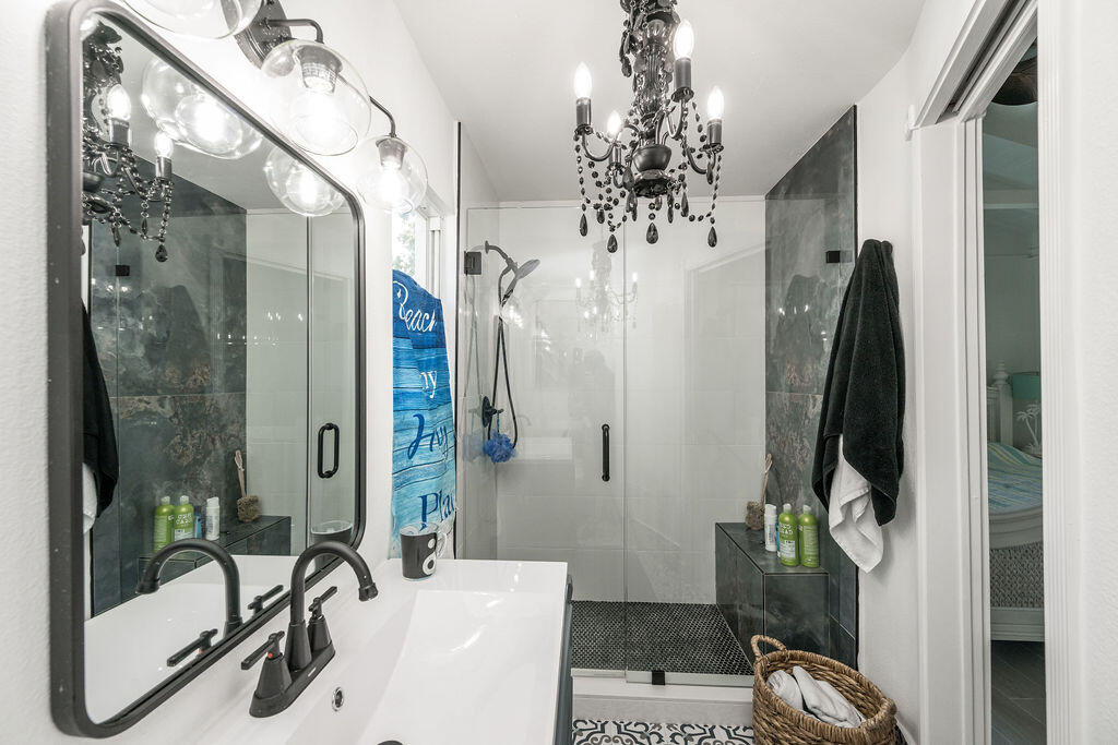 1007 Watson Street Unit: Rear