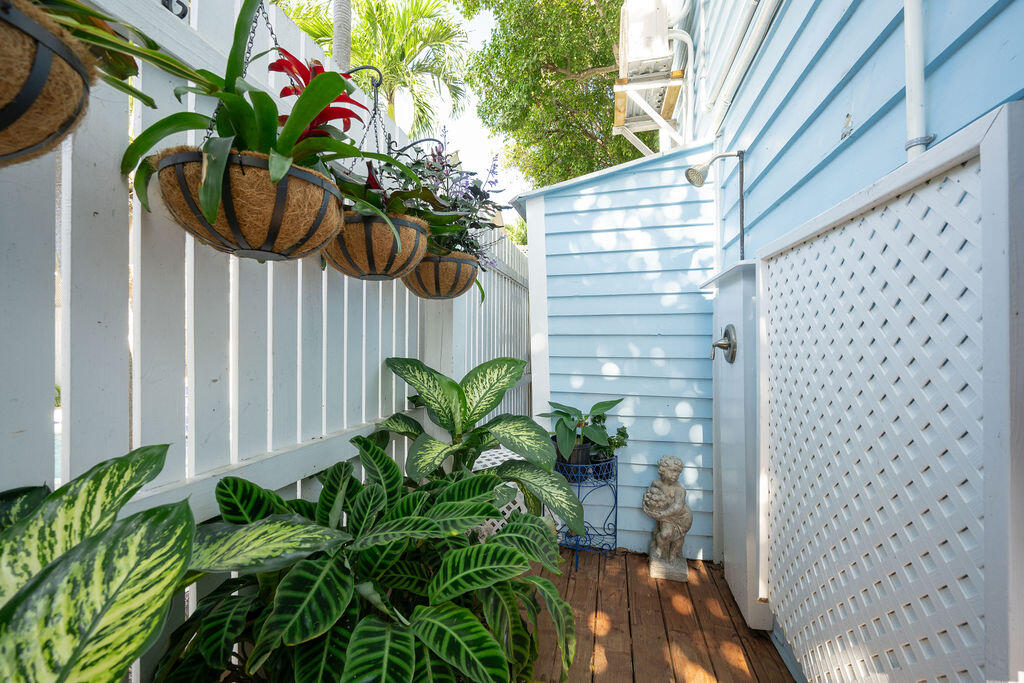 1007 Watson Street Unit: Rear