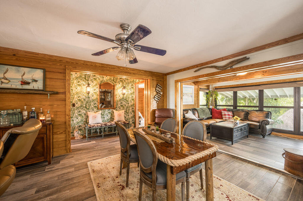 2817 Venetian Drive