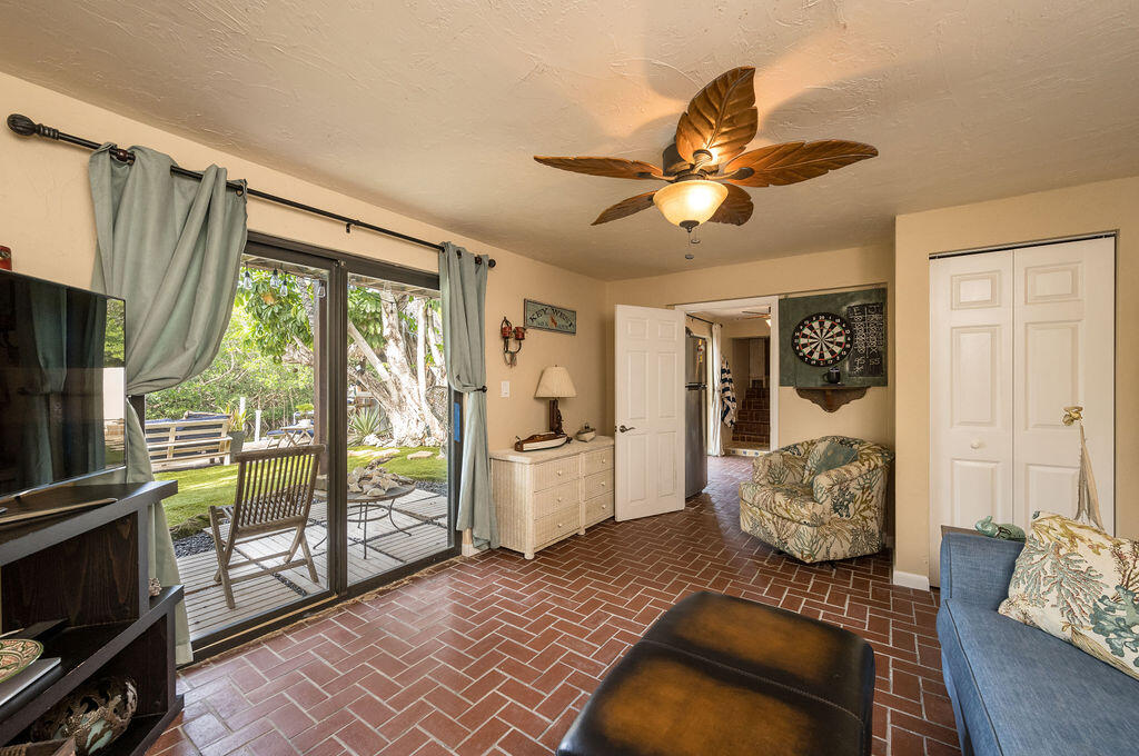 2817 Venetian Drive