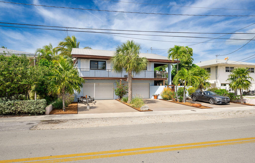 2817 Venetian Drive