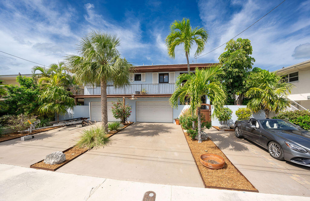 2817 Venetian Drive