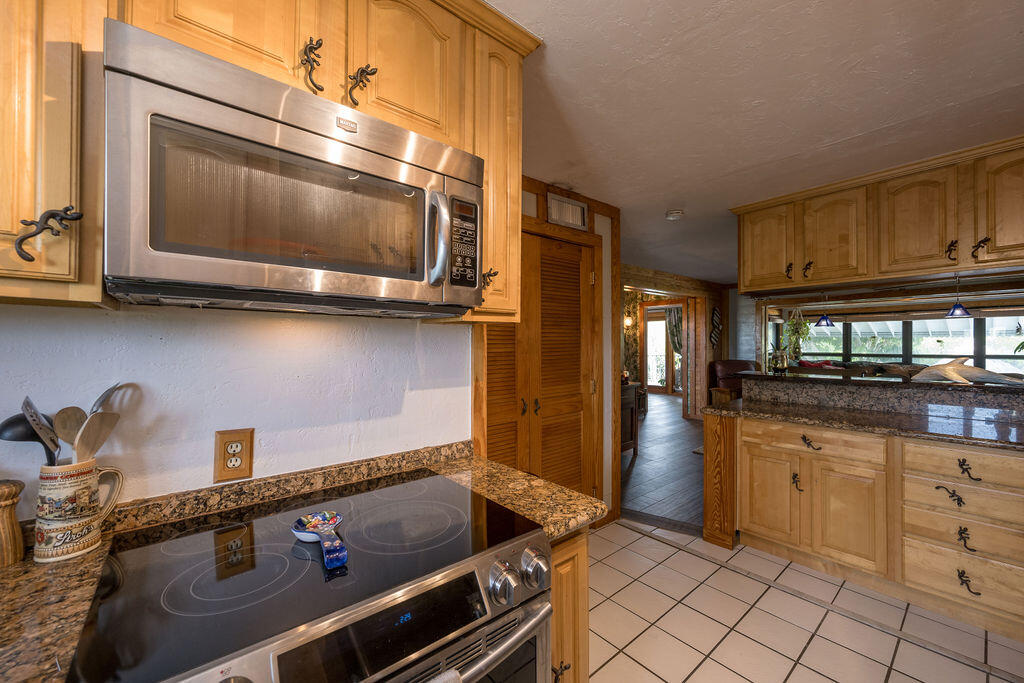 2817 Venetian Drive