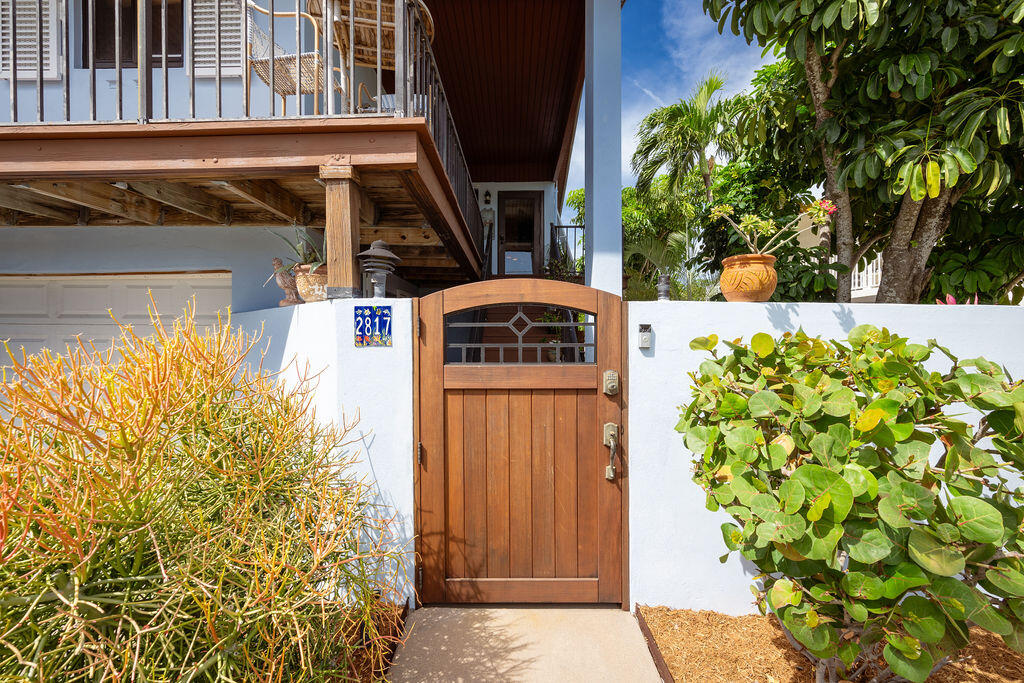 2817 Venetian Drive