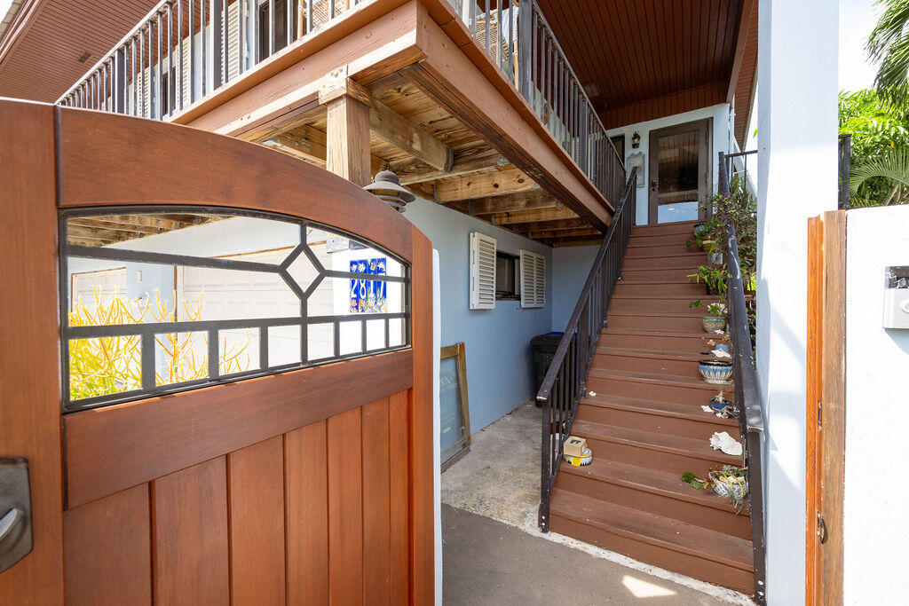 2817 Venetian Drive