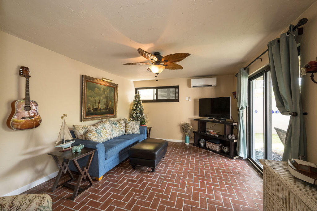 2817 Venetian Drive
