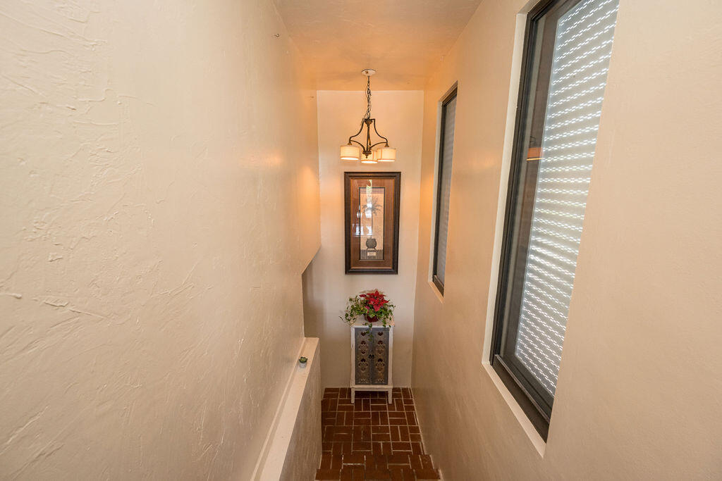 2817 Venetian Drive