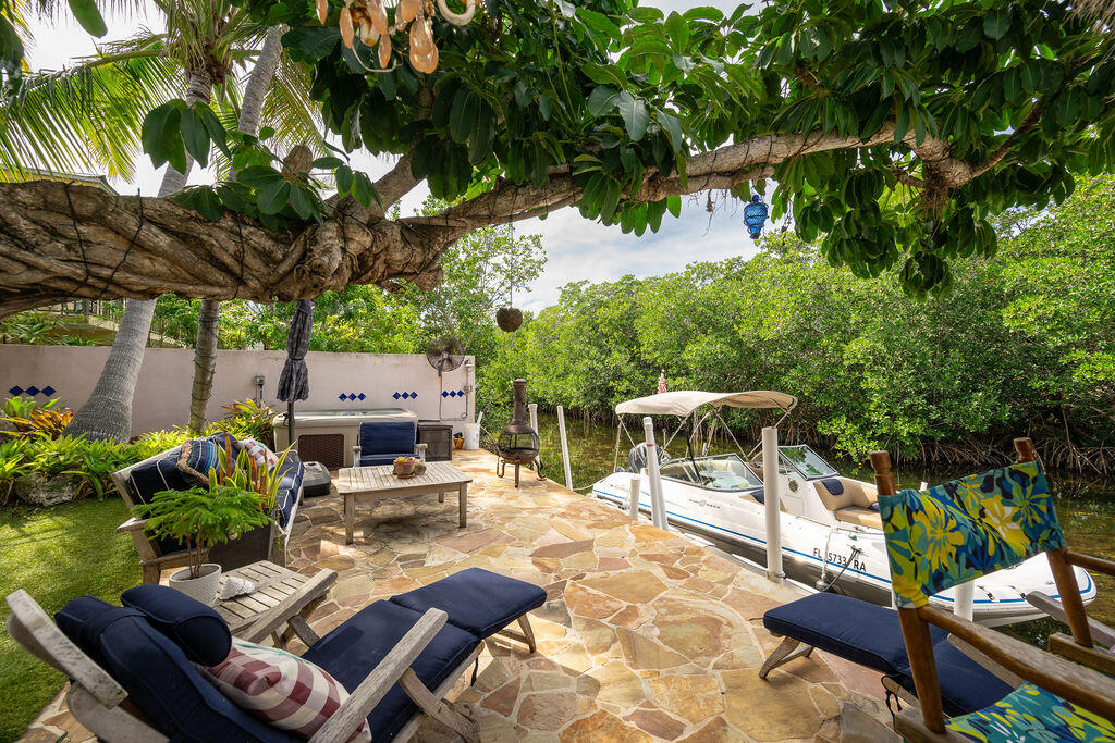 2817 Venetian Drive