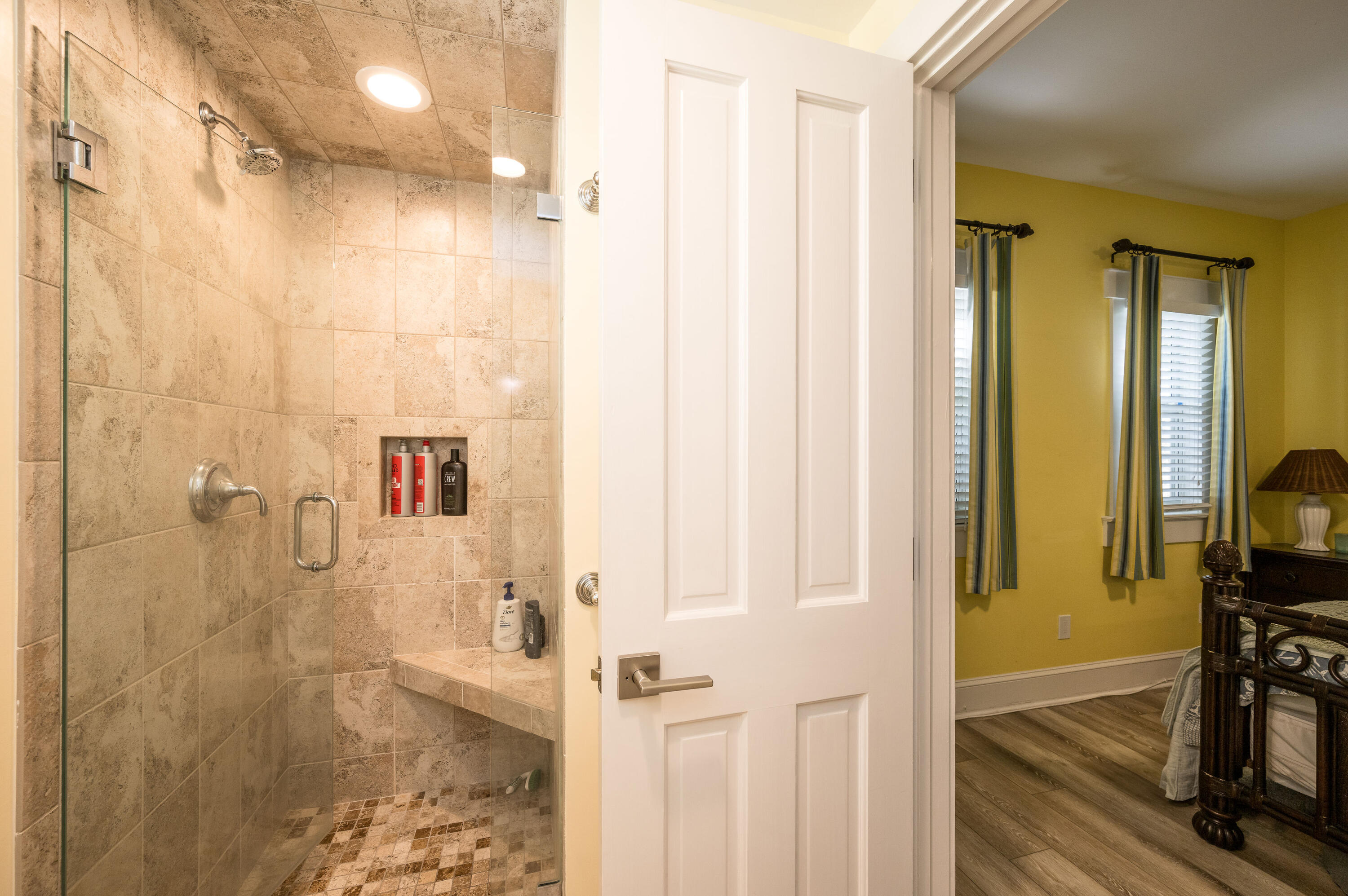 606 Truman Avenue Unit: 3