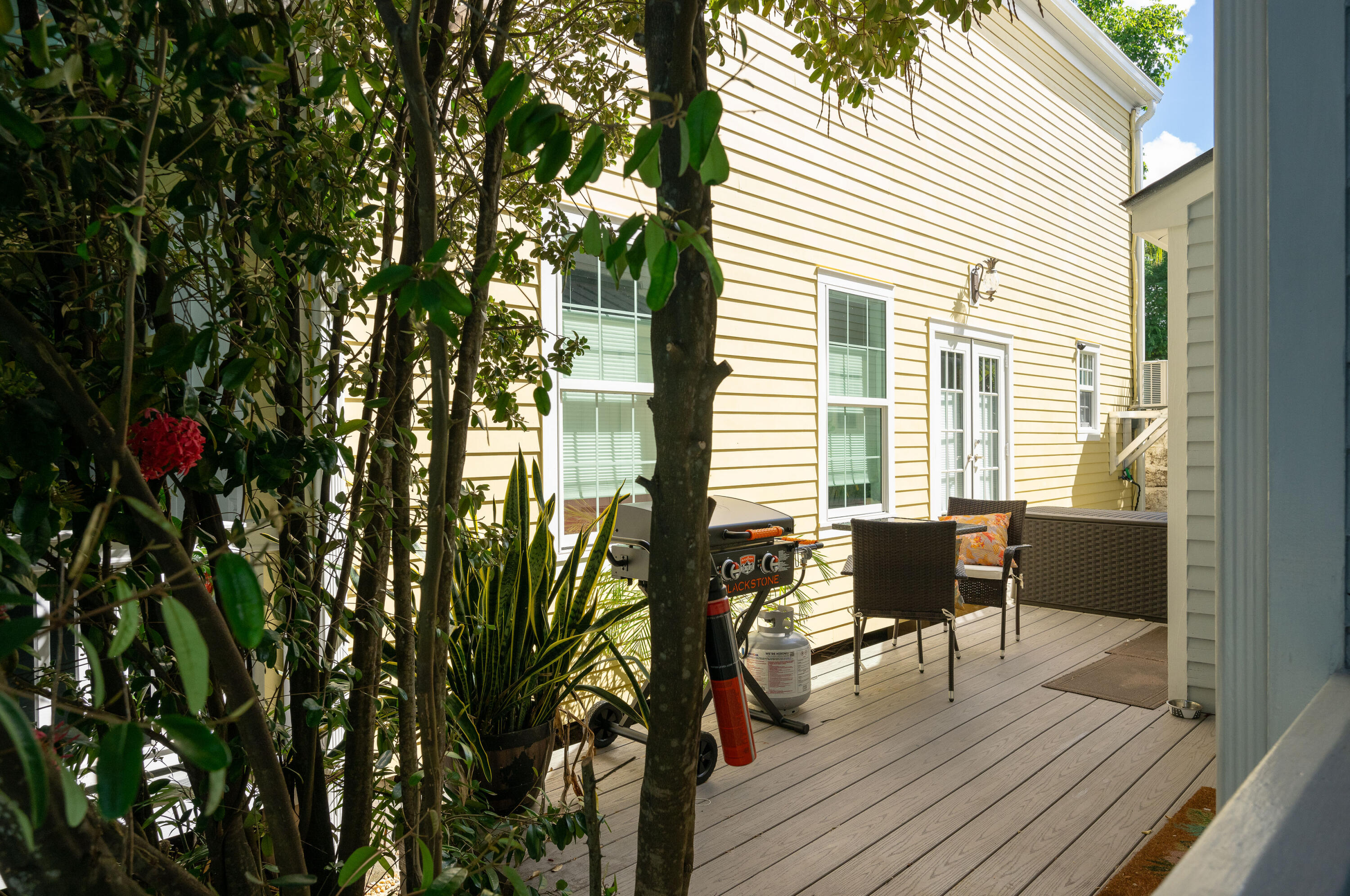 606 Truman Avenue Unit: 3