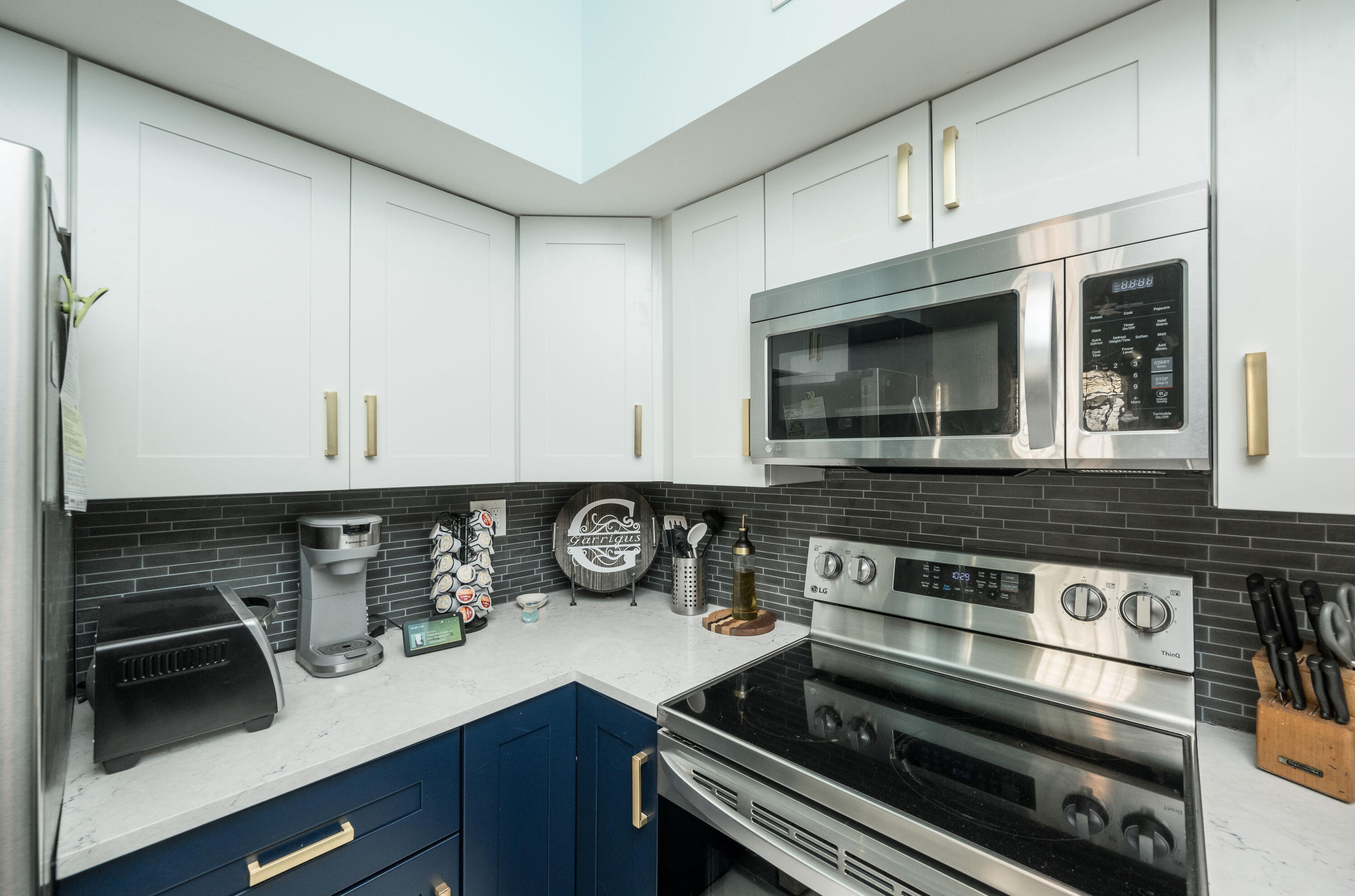 606 Truman Avenue Unit: 3